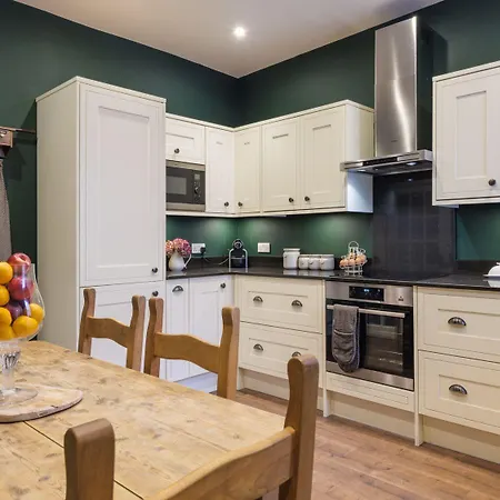 Skyfell House Holiday home *
